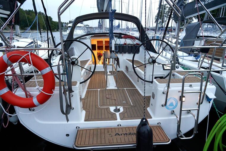 Czarter Arca Yacht - Antila 33.3